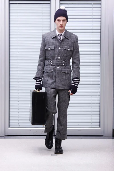 Look 25